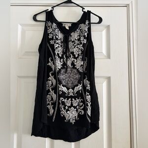 Black and White Floral Women's Top